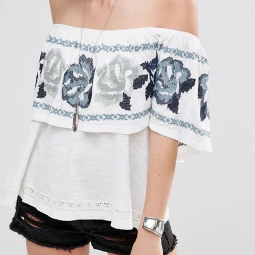 Free people 100% cotton embroidered off the shoulder ruffle convertible top S/P